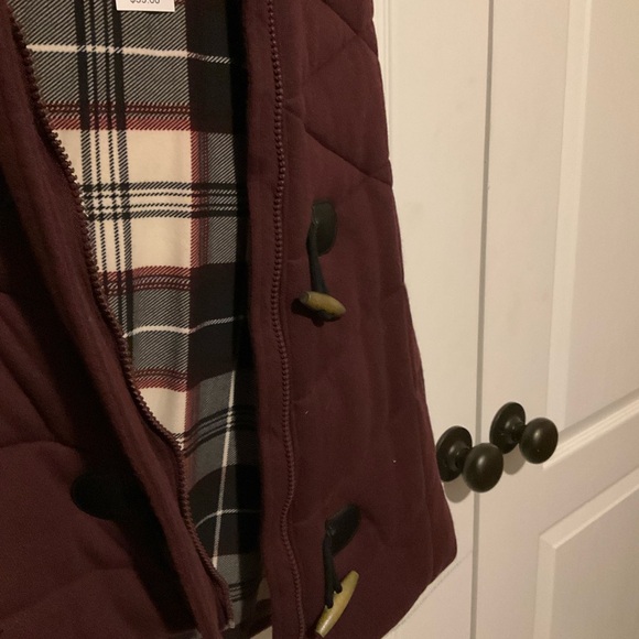 Burgundy Quilted Vest with Faux Fur Hood - Picture 4 of 10